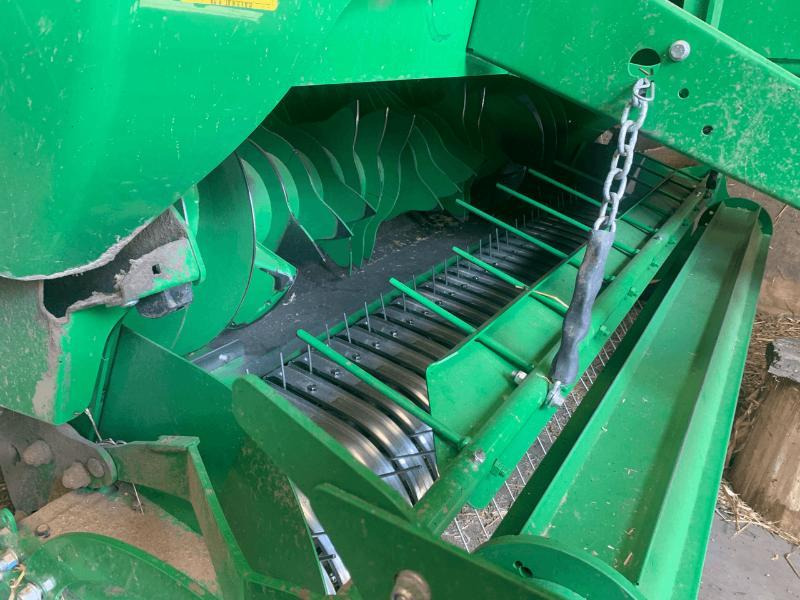 JOHN DEERE V461M - Rituļu prese: foto 2 JOHN DEERE V461M - Rituļu prese: foto 2