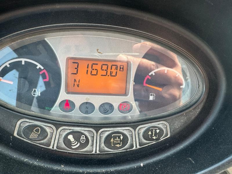 Teleskopiskais iekrāvējs MASSEY-FERGUSON 9305 XTRA: foto 10 Teleskopiskais iekrāvējs MASSEY-FERGUSON 9305 XTRA: foto 10