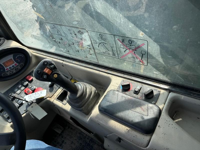 Teleskopiskais iekrāvējs MASSEY-FERGUSON 9305 XTRA: foto 9 Teleskopiskais iekrāvējs MASSEY-FERGUSON 9305 XTRA: foto 9