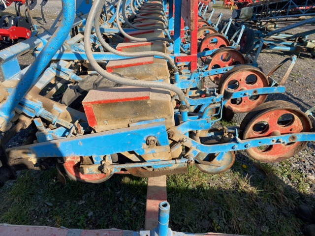 MONOSEM BR 12R - Precīzās izsējas sējmašīna: foto 3 MONOSEM BR 12R - Precīzās izsējas sējmašīna: foto 3