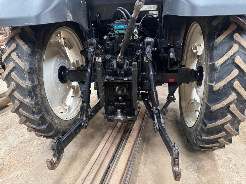 NEW-HOLLAND T6030 - Traktors: foto 5 NEW-HOLLAND T6030 - Traktors: foto 5