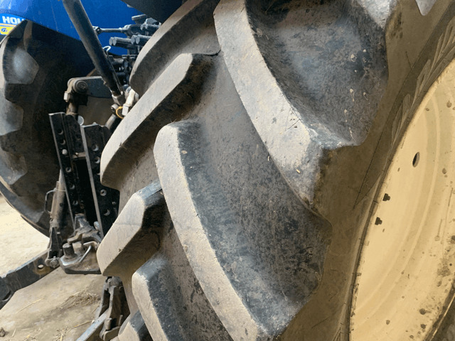 NEW-HOLLAND T7.215S - Traktors: foto 3 NEW-HOLLAND T7.215S - Traktors: foto 3