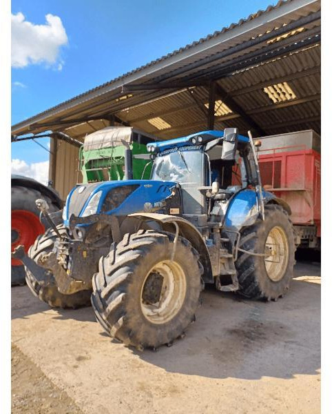 NEW-HOLLAND T7.270 AC - Traktors: foto 1 NEW-HOLLAND T7.270 AC - Traktors: foto 1