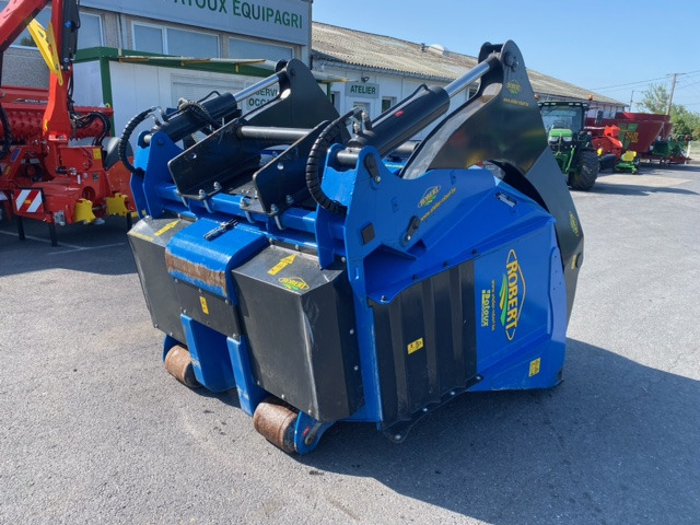 ROBERT - ROBIN BMV33 - Lopbarības mikseris: foto 1 ROBERT - ROBIN BMV33 - Lopbarības mikseris: foto 1