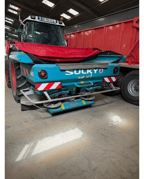SULKY X40 - Minerālmēslu izkliedētājs: foto 2 SULKY X40 - Minerālmēslu izkliedētājs: foto 2