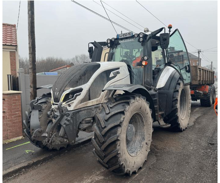 VALTRA T175 EA - Traktors: foto 1 VALTRA T175 EA - Traktors: foto 1