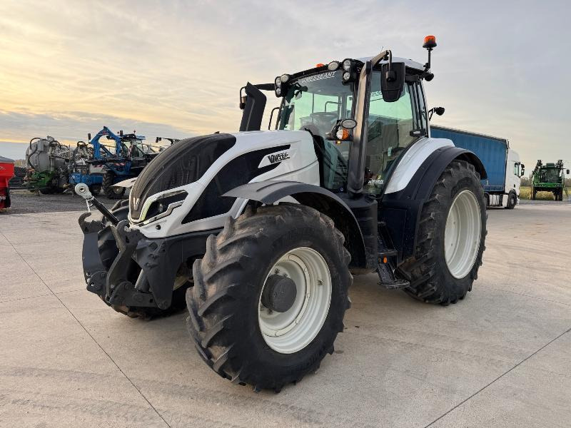 VALTRA T175 - Traktors: foto 1 VALTRA T175 - Traktors: foto 1