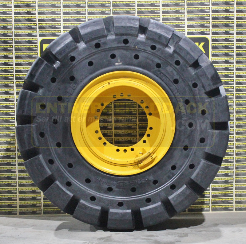 Complete solid wheels 26.5-25 on rims for Volvo L110/L120E - Riteņu iekrāvējs: foto 4 Complete solid wheels 26.5-25 on rims for Volvo L110/L120E - Riteņu iekrāvējs: foto 4