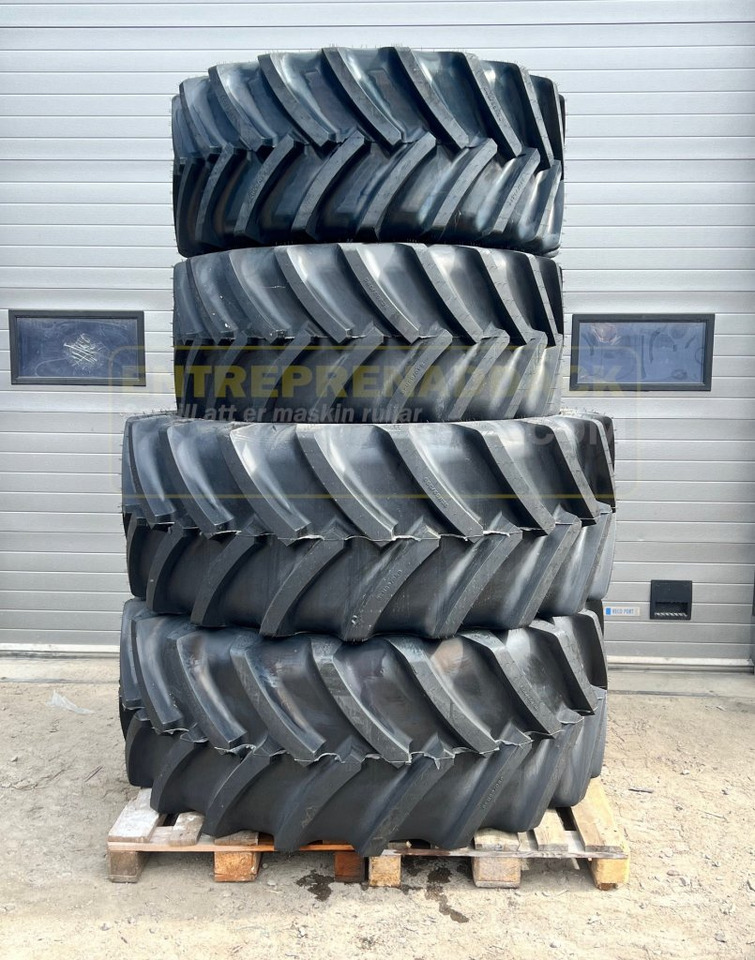 Package with 4 tyres/wheels – Advance AR1200 710/70R38 + 600/65R28 - Traktors: foto 1 Package with 4 tyres/wheels – Advance AR1200 710/70R38 + 600/65R28 - Traktors: foto 1