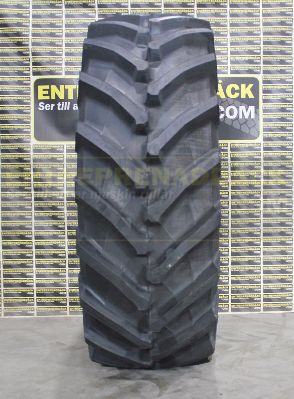 Trelleborg TM 800 600/65R38: Radial Tires for Modern Agricultural Tractors - Riepa - Traktors: foto 3 Trelleborg TM 800 600/65R38: Radial Tires for Modern Agricultural Tractors - Riepa - Traktors: foto 3
