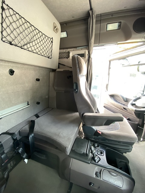 Renault Magnum 460 Dxi iShift līzingu Renault Magnum 460 Dxi iShift: foto 32