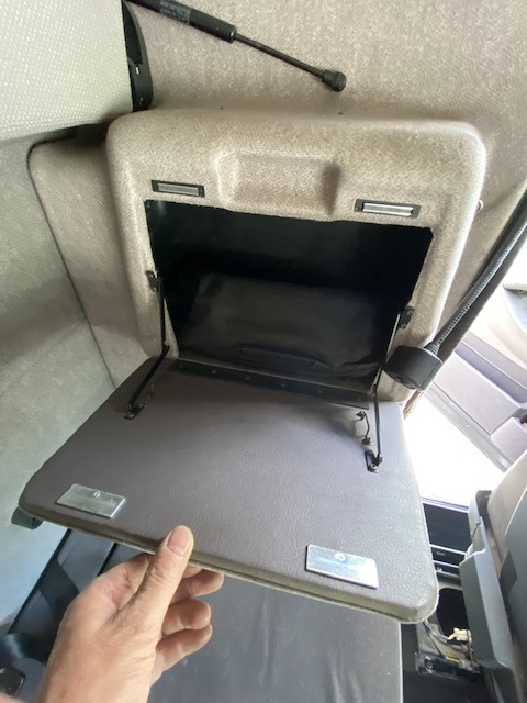 Renault Magnum 460 Dxi iShift līzingu Renault Magnum 460 Dxi iShift: foto 9