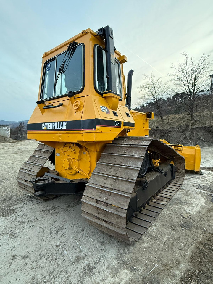 CATERPILLAR D4H BULLDOZER - Buldozers: foto 3 CATERPILLAR D4H BULLDOZER - Buldozers: foto 3