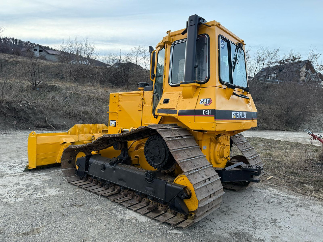 CATERPILLAR D4H BULLDOZER - Buldozers: foto 4 CATERPILLAR D4H BULLDOZER - Buldozers: foto 4