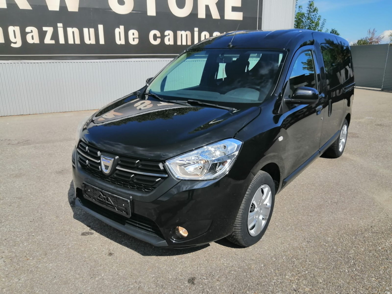 DACIA Dokker 1,6 sCE Comfort Benzina/GPL, TOP !!! - Kravas-pasažieru furgons: foto 1 DACIA Dokker 1,6 sCE Comfort Benzina/GPL, TOP !!! - Kravas-pasažieru furgons: foto 1