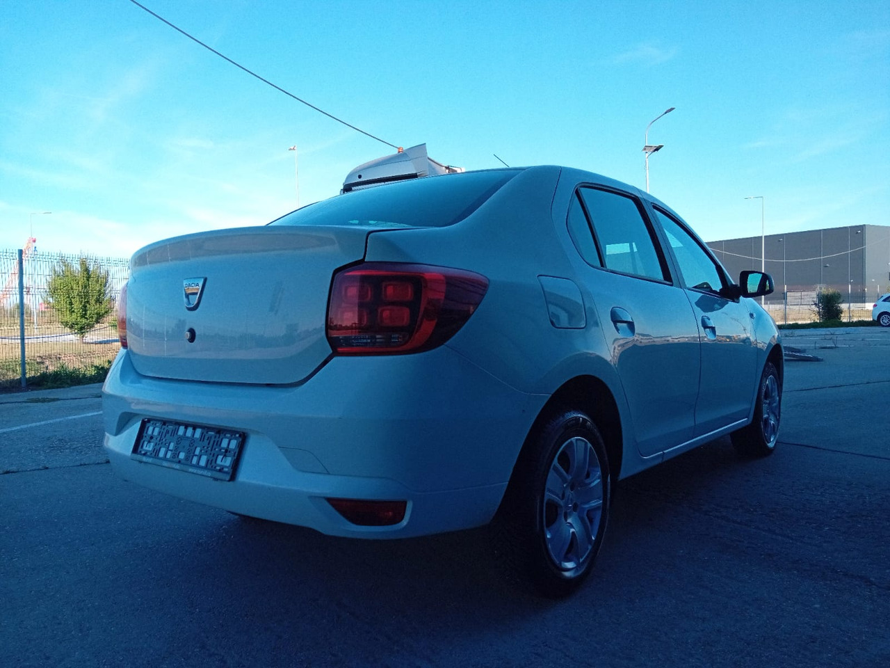 Dacia Logan 1.5 dCi, TOP ! - Sedans: foto 3 Dacia Logan 1.5 dCi, TOP ! - Sedans: foto 3