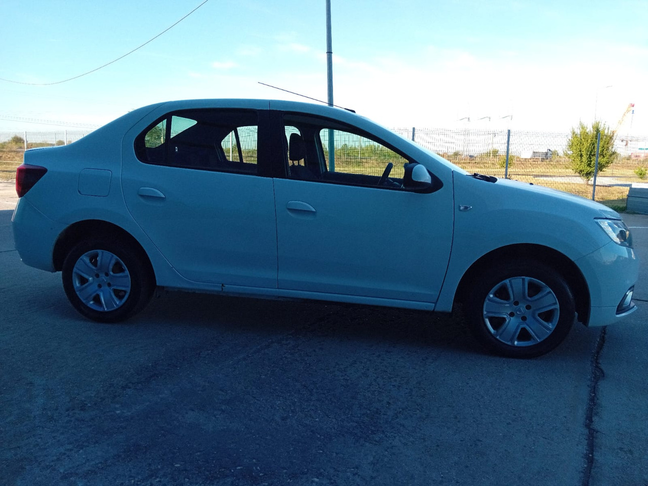 Dacia Logan 1.5 dCi, TOP ! - Sedans: foto 4 Dacia Logan 1.5 dCi, TOP ! - Sedans: foto 4