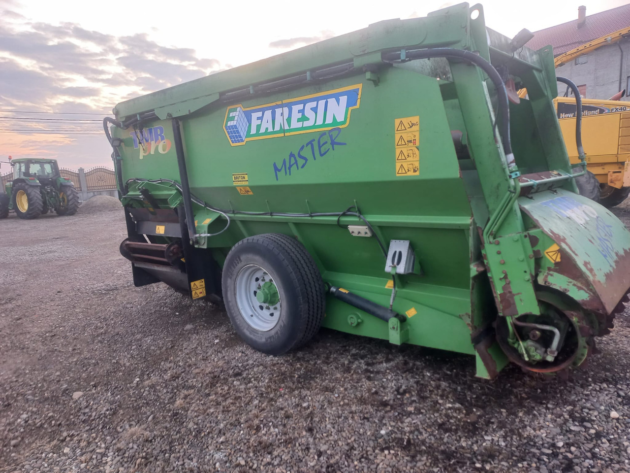 FARESIN TMR 1200 TEHNOLOGICAL TRAILER - Lopbarības mikseris: foto 4 FARESIN TMR 1200 TEHNOLOGICAL TRAILER - Lopbarības mikseris: foto 4