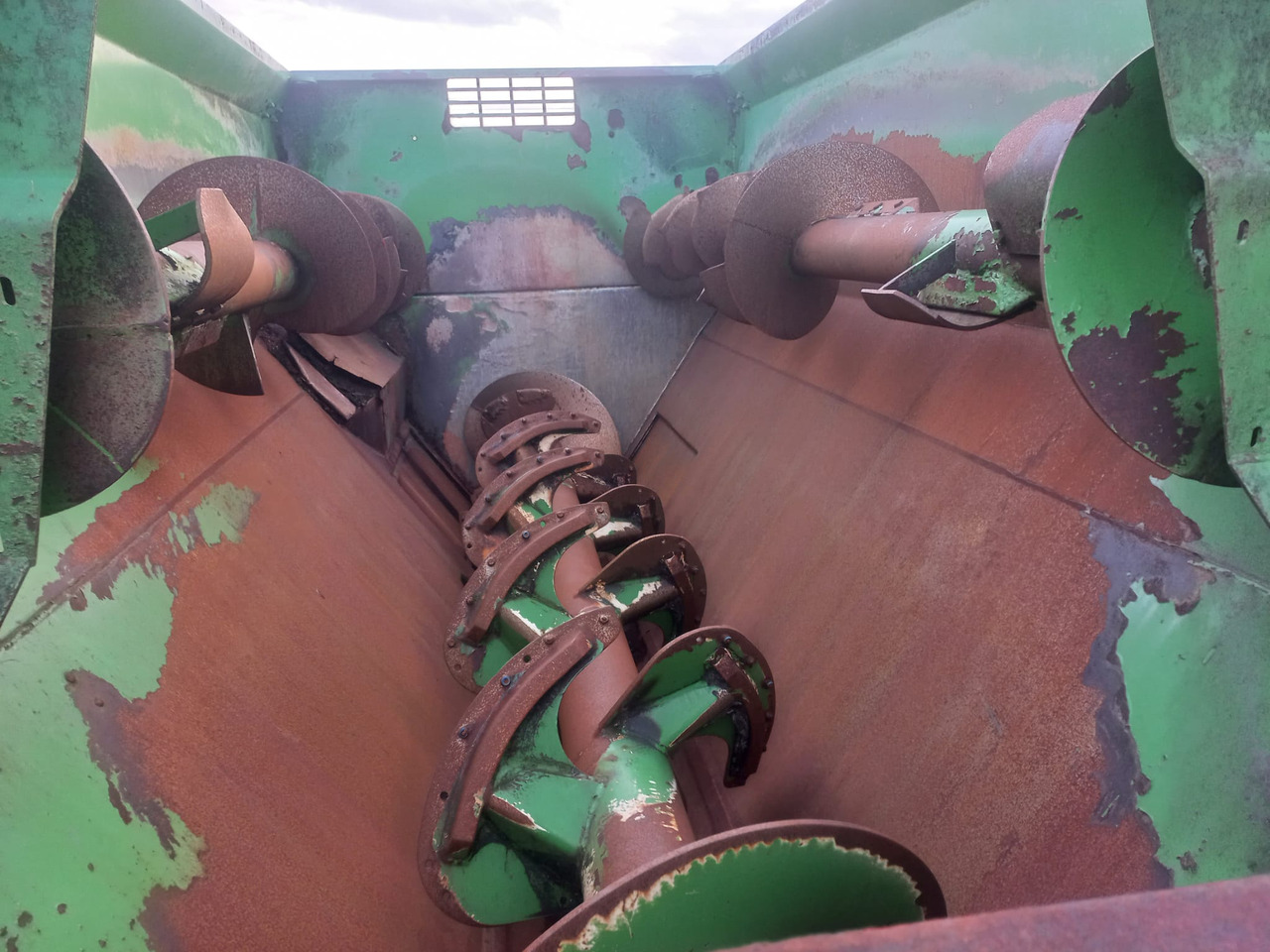 FARESIN TMR 1200 TEHNOLOGICAL TRAILER - Lopbarības mikseris: foto 3 FARESIN TMR 1200 TEHNOLOGICAL TRAILER - Lopbarības mikseris: foto 3