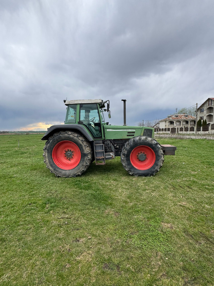 Fendt 824 Tractor - Traktors: foto 2 Fendt 824 Tractor - Traktors: foto 2