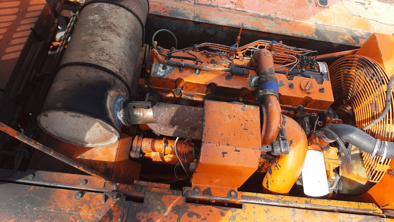 Fiat Hitachi EX255 LC Excavator - Kāpurķēžu ekskavators: foto 2 Fiat Hitachi EX255 LC Excavator - Kāpurķēžu ekskavators: foto 2