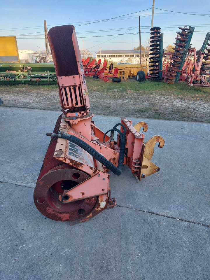 Freza zapada/Snow blower Assaloni pentru Buldoexcavator/Bobcat/Incatcator frontal - Sniega pūtējs - Celtniecības tehnika: foto 3 Freza zapada/Snow blower Assaloni pentru Buldoexcavator/Bobcat/Incatcator frontal - Sniega pūtējs - Celtniecības tehnika: foto 3
