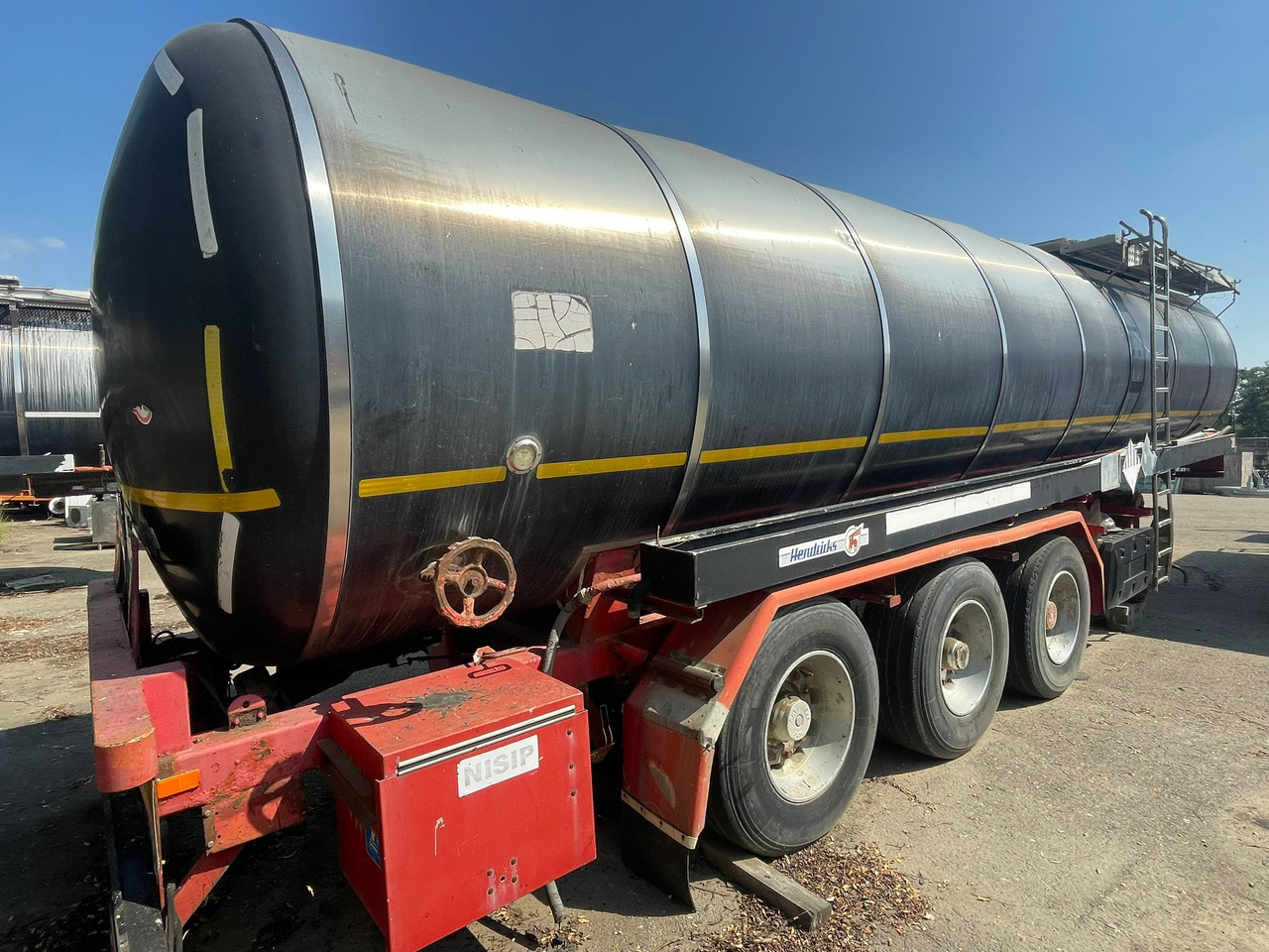 HENDRICK BITUMEN SEMI-TRAILER - Puspiekabe cisterna: foto 1 HENDRICK BITUMEN SEMI-TRAILER - Puspiekabe cisterna: foto 1