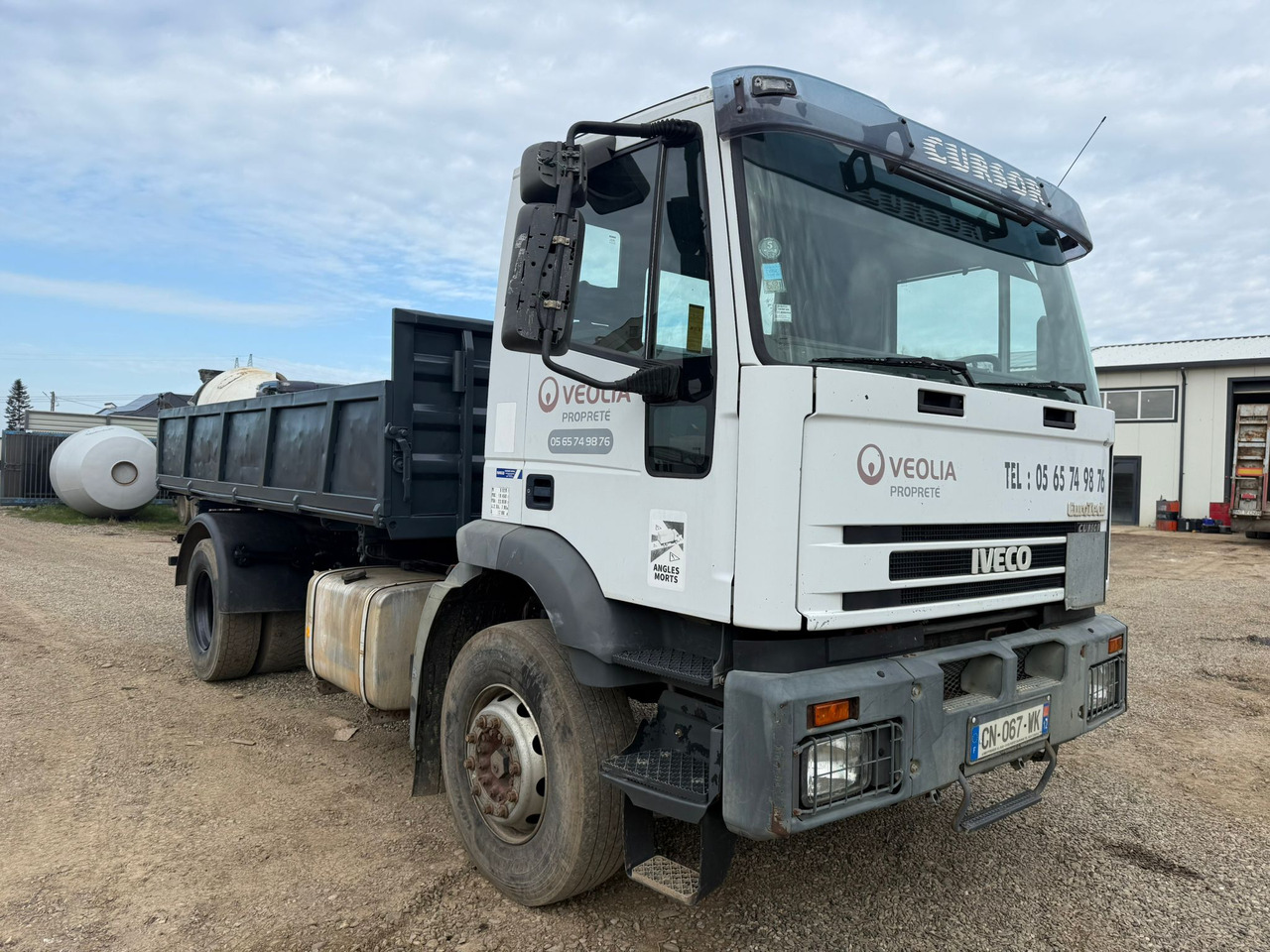 IVECO EUROTRAKKER TIPPER - Kravas automašīna pašizgāzējs: foto 1 IVECO EUROTRAKKER TIPPER - Kravas automašīna pašizgāzējs: foto 1