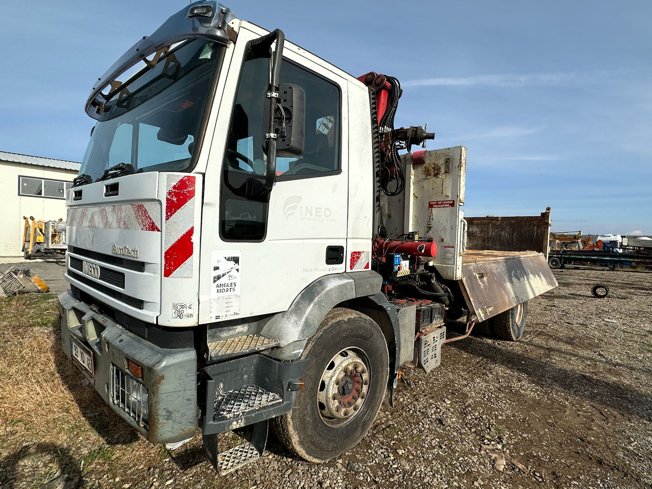 IVECO EUROTRAKKER TIPPER - Kravas automašīna pašizgāzējs: foto 1 IVECO EUROTRAKKER TIPPER - Kravas automašīna pašizgāzējs: foto 1