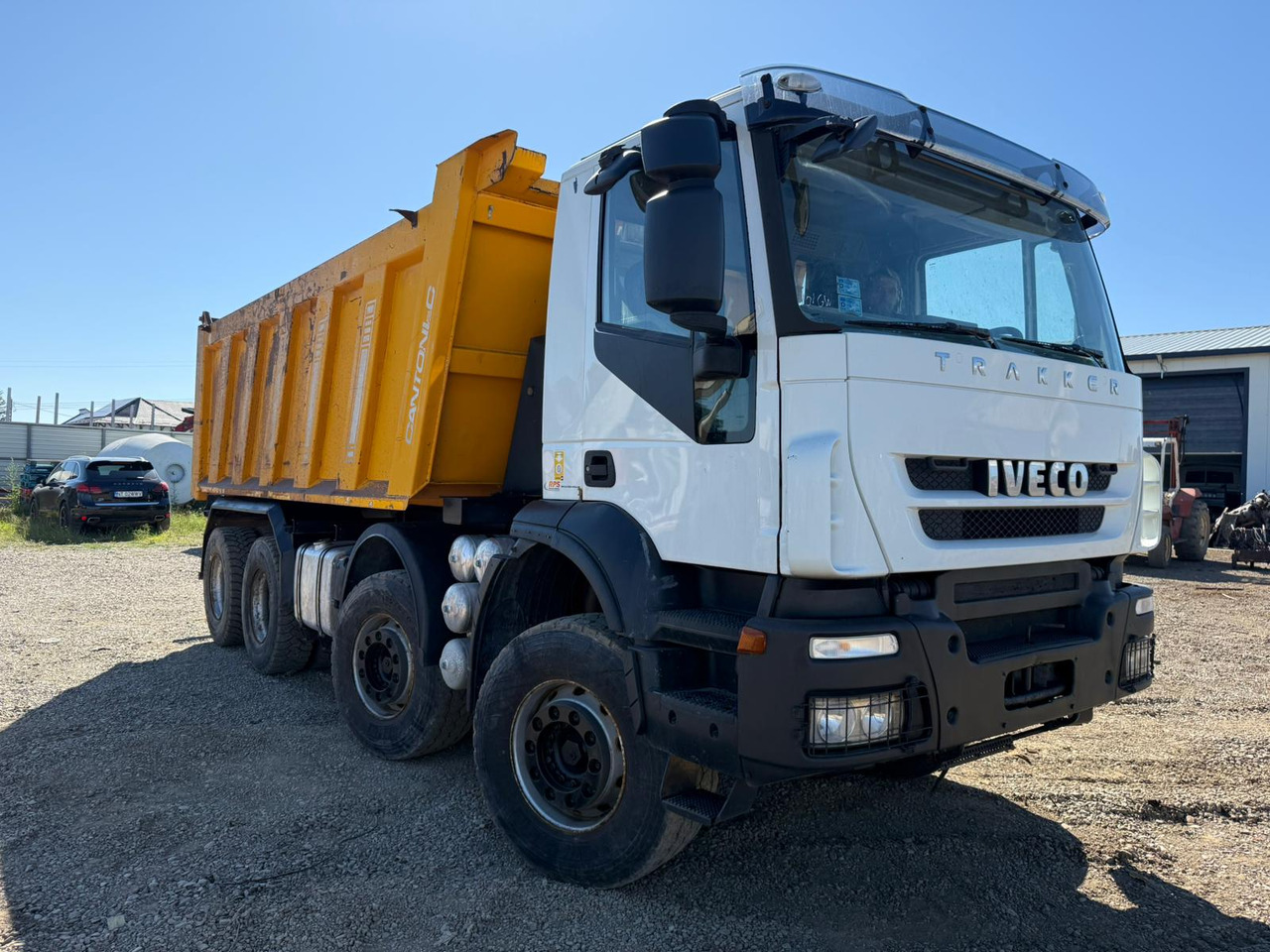 IVECO TRAKKER TIPPER - Kravas automašīna pašizgāzējs: foto 1 IVECO TRAKKER TIPPER - Kravas automašīna pašizgāzējs: foto 1