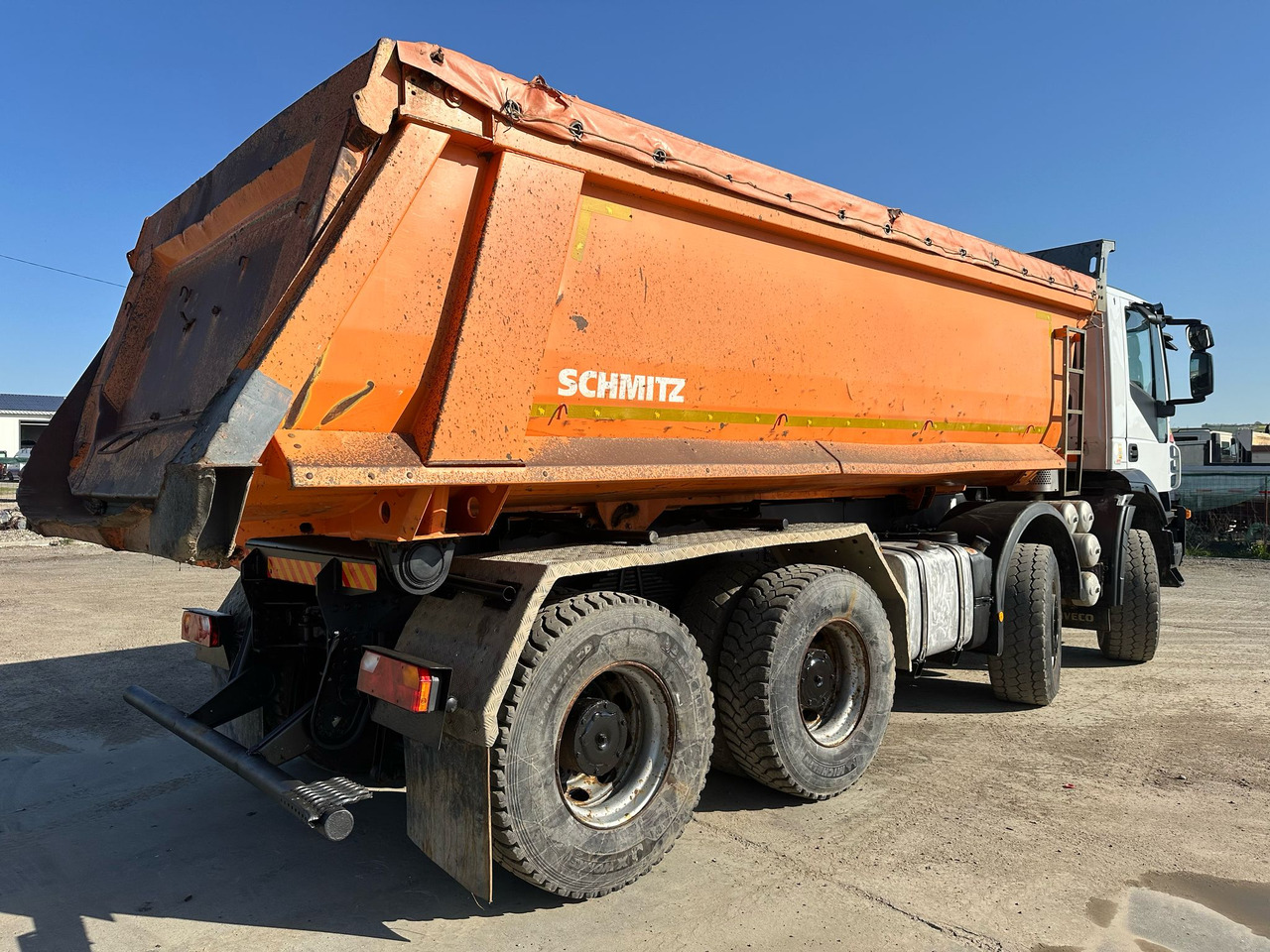 Iveco Trakker Tipper - Kravas automašīna pašizgāzējs: foto 4 Iveco Trakker Tipper - Kravas automašīna pašizgāzējs: foto 4
