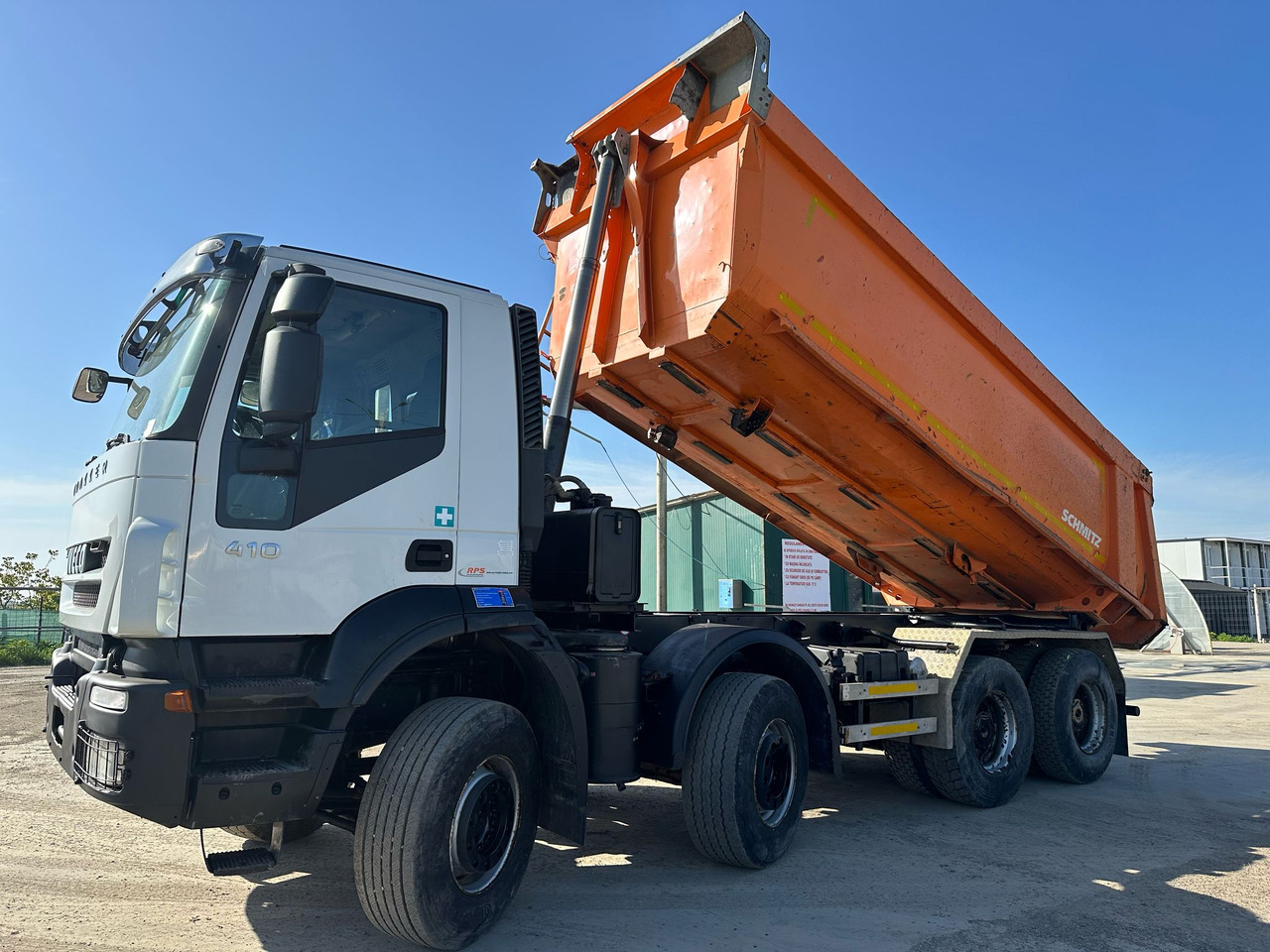 Iveco Trakker Tipper - Kravas automašīna pašizgāzējs: foto 2 Iveco Trakker Tipper - Kravas automašīna pašizgāzējs: foto 2