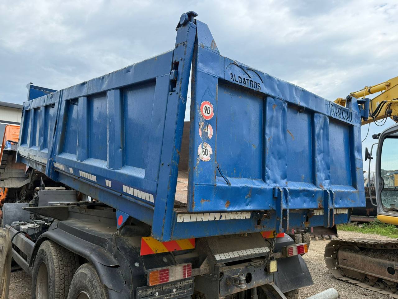MEILLER TIPPING BUCKET - Pašizgāzēju virsbūve: foto 3 MEILLER TIPPING BUCKET - Pašizgāzēju virsbūve: foto 3