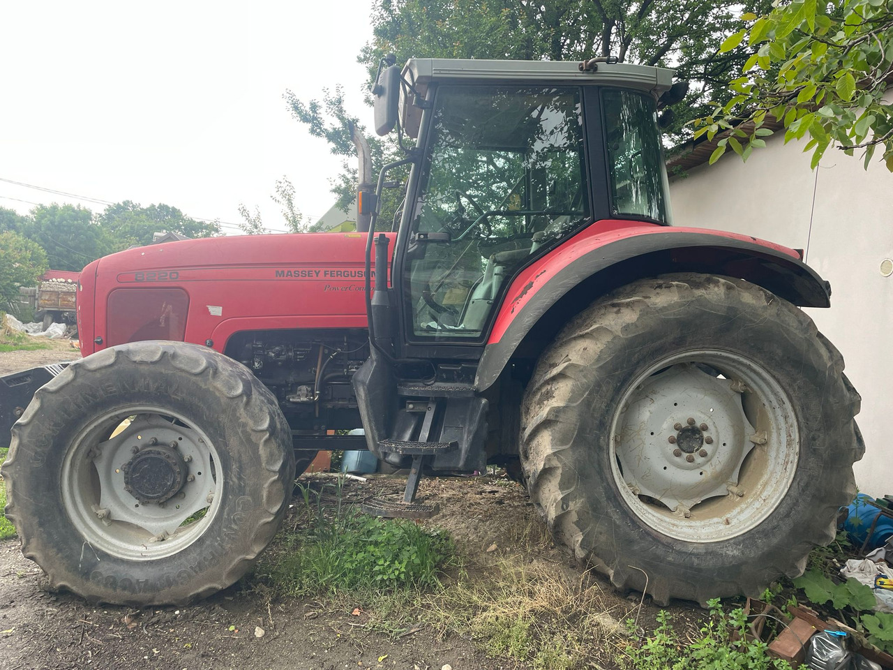 Massey Ferguson 8220 Tractor - Traktors: foto 2 Massey Ferguson 8220 Tractor - Traktors: foto 2