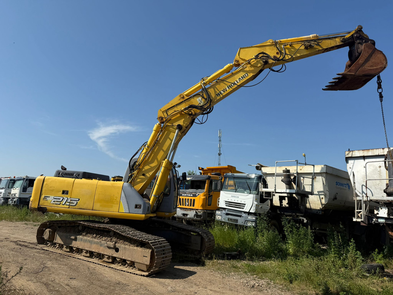 NEW HOLLAND E 215 EXCAVATOR - Kāpurķēžu ekskavators: foto 1 NEW HOLLAND E 215 EXCAVATOR - Kāpurķēžu ekskavators: foto 1