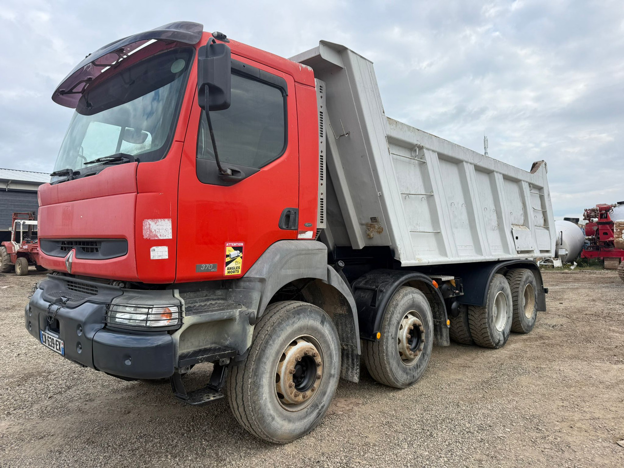 RENAULT KERAX TIPPER - Kravas automašīna pašizgāzējs: foto 2 RENAULT KERAX TIPPER - Kravas automašīna pašizgāzējs: foto 2