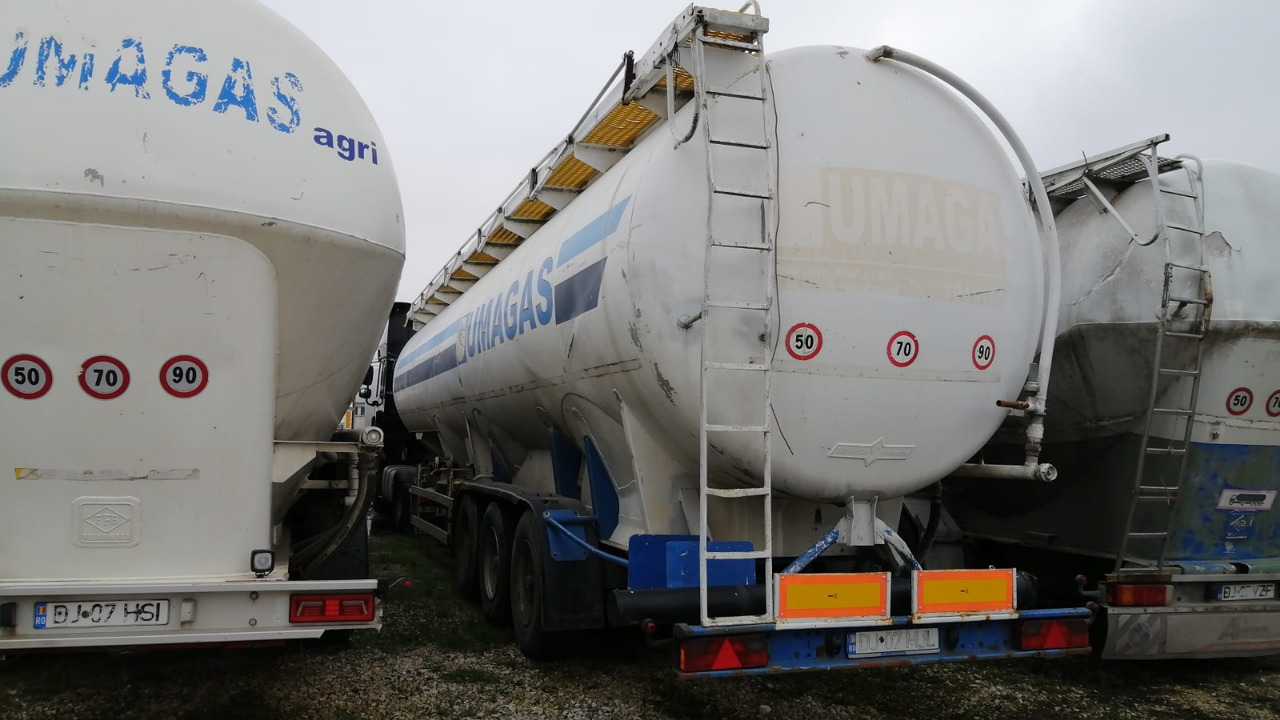 SPITZER Tank/Silo 57,000 l 4 Compartments for Powders/Feed/Water//Liquid Fertilizer/etc. - Silosa puspiekabe: foto 2 SPITZER Tank/Silo 57,000 l 4 Compartments for Powders/Feed/Water//Liquid Fertilizer/etc. - Silosa puspiekabe: foto 2