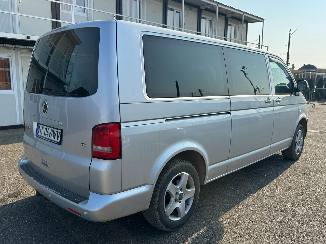 VOLKSWAGEN MULTIVAN - Pasažieru furgons: foto 3 VOLKSWAGEN MULTIVAN - Pasažieru furgons: foto 3