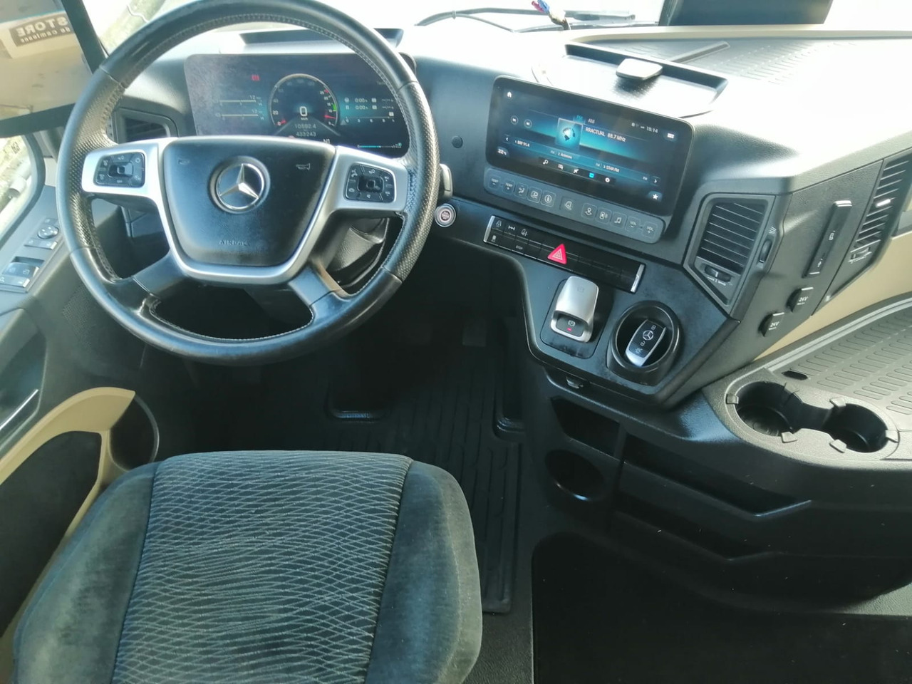 Mercedes-Benz Actros 1845 LS, BIG SPACE, TOP!!! - Vilcējs: foto 4 Mercedes-Benz Actros 1845 LS, BIG SPACE, TOP!!! - Vilcējs: foto 4