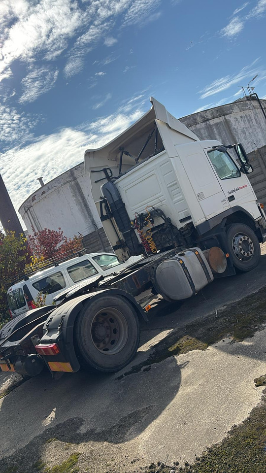 VOLVO FM42 Tractor Head - Vilcējs: foto 4 VOLVO FM42 Tractor Head - Vilcējs: foto 4