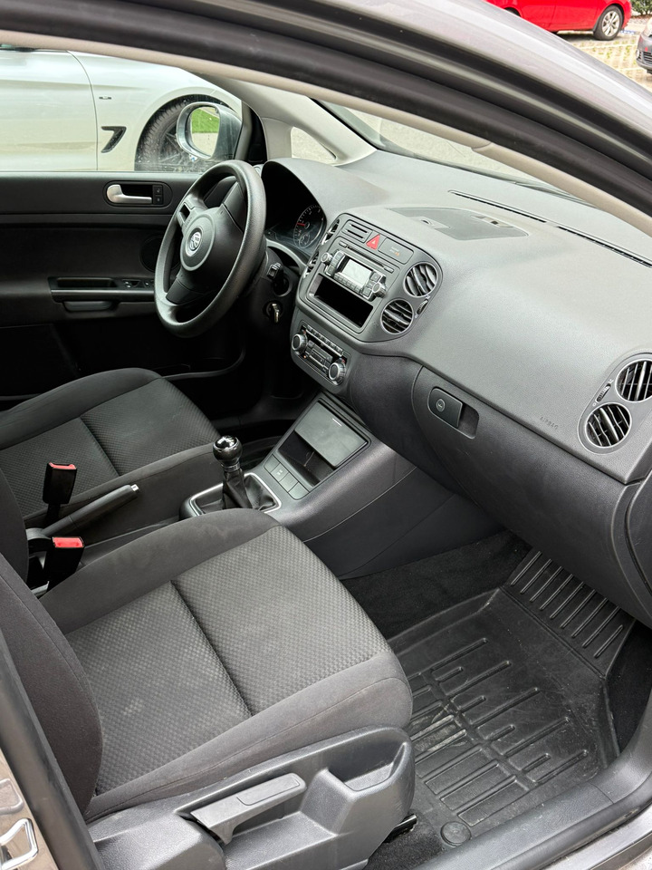 Volkswagen Golf Plus 1.6 TDI - Vieglā automašīna: foto 5 Volkswagen Golf Plus 1.6 TDI - Vieglā automašīna: foto 5
