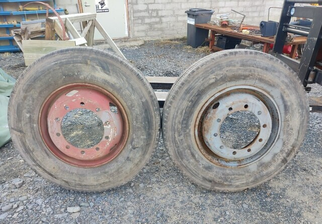 11R22.5 Kuorma-auton renkaat - 2kpl - Riepa - Kravas automašīna: foto 2 11R22.5 Kuorma-auton renkaat - 2kpl - Riepa - Kravas automašīna: foto 2