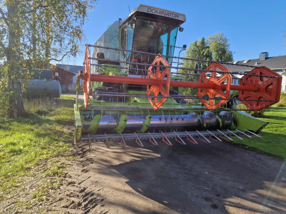 CLAAS Dominator 130 - Labības kombains: foto 4 CLAAS Dominator 130 - Labības kombains: foto 4