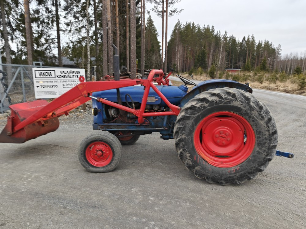 FORDSON Power Major - Traktors: foto 2 FORDSON Power Major - Traktors: foto 2