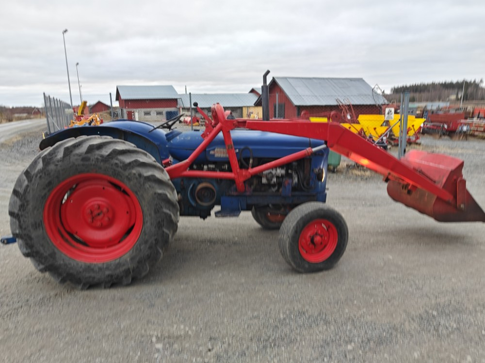 FORDSON Power Major - Traktors: foto 4 FORDSON Power Major - Traktors: foto 4