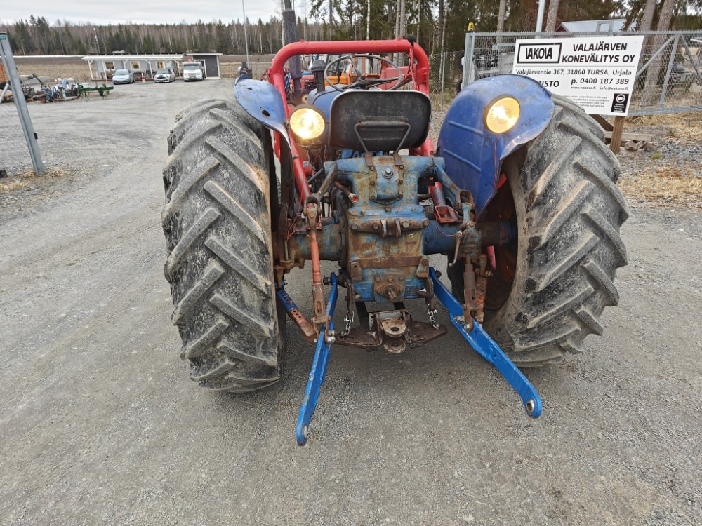 FORDSON Power Major - Traktors: foto 3 FORDSON Power Major - Traktors: foto 3