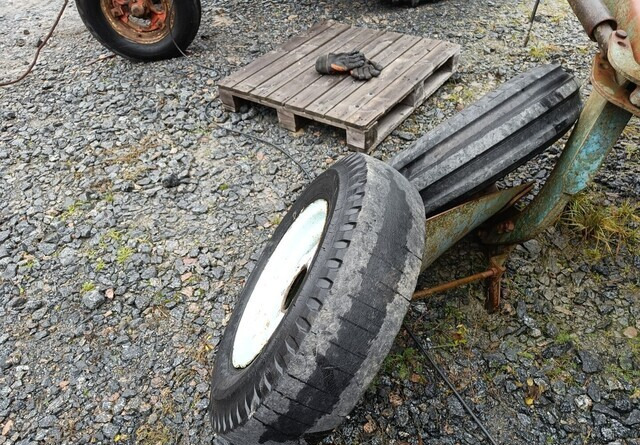 Fordson Diesel Major eturenkaat - Riepa - Traktors: foto 3 Fordson Diesel Major eturenkaat - Riepa - Traktors: foto 3