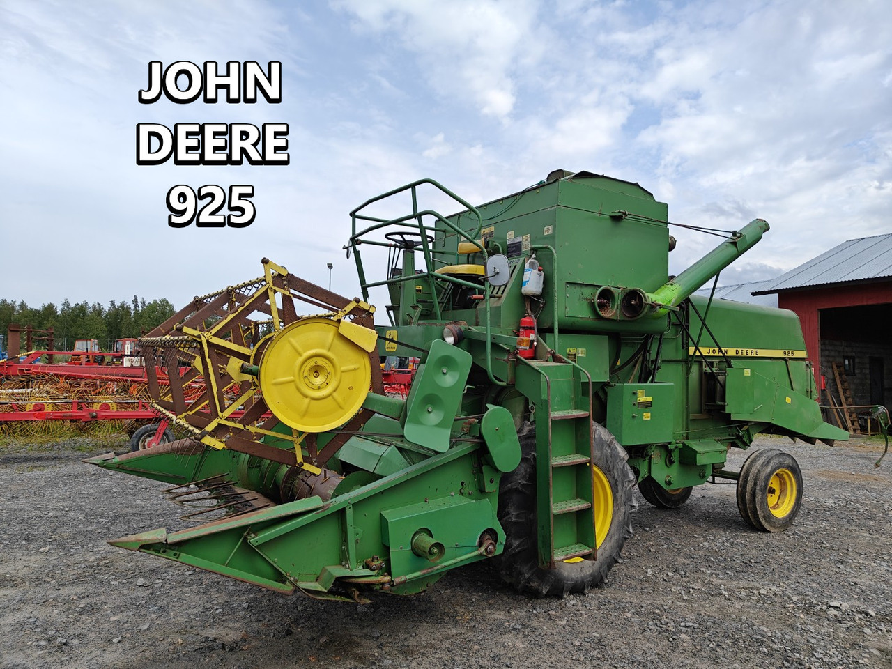 JOHN DEERE 925 leikkuupuimuri - Labības kombains: foto 1 JOHN DEERE 925 leikkuupuimuri - Labības kombains: foto 1