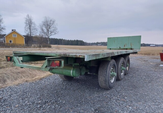 Jalkalavakärry 3-akselinen ilma-alustainen. - Bortu piekabe/ Platforma: foto 3 Jalkalavakärry 3-akselinen ilma-alustainen. - Bortu piekabe/ Platforma: foto 3