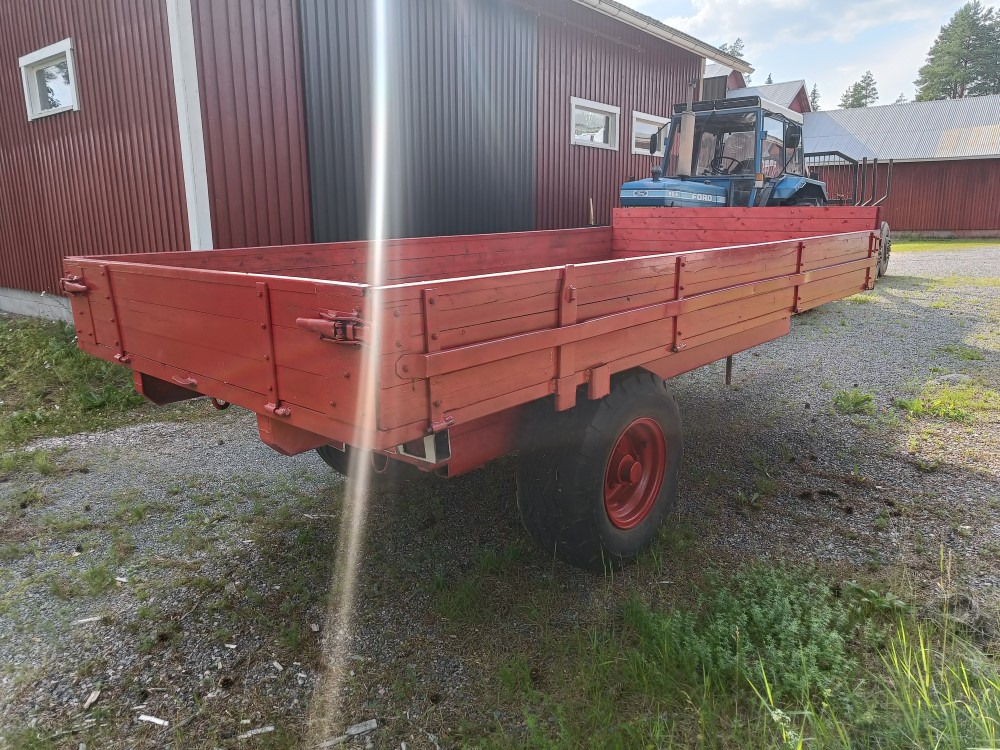 Kipa kippikärry 1-akselinen, kantavuus 7000kg, siisti kärry - Lauksaimniecības piekabe-pašizgāzējs: foto 3 Kipa kippikärry 1-akselinen, kantavuus 7000kg, siisti kärry - Lauksaimniecības piekabe-pašizgāzējs: foto 3